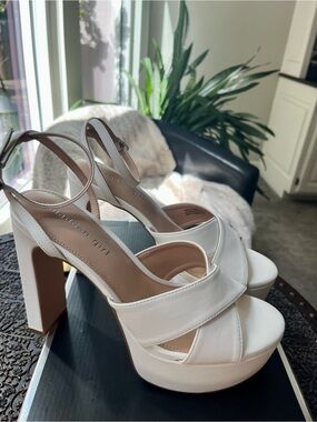 MADDEN GIRL AMBER CROSS BAND DRESSY PLATFORM SANDALS IN WHITE 7.5